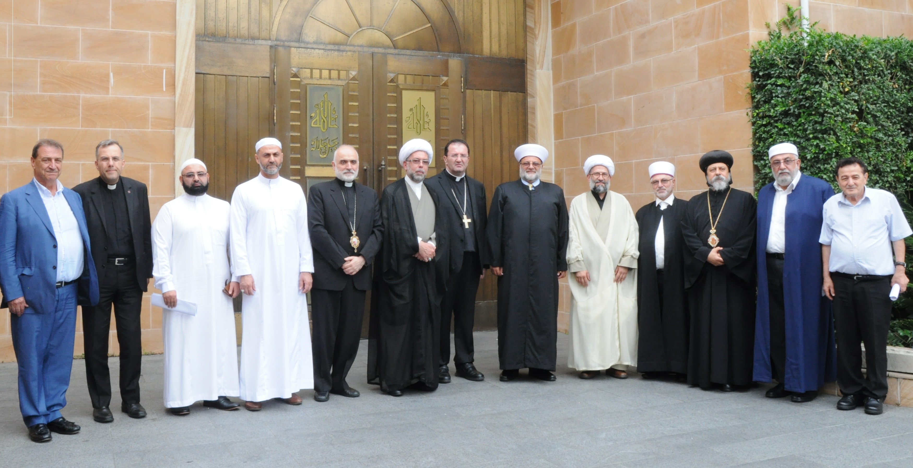 Photo of Representatives from the Islamic and Christian communities in Sydney on Al-Quds: No one can confiscate its identity or sanctity or change its landmarks by Judaizing it.